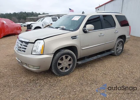 2008 Cadillac Escalade Standard z USA, uszkodzony, nr VIN 1GYFK63888R245137